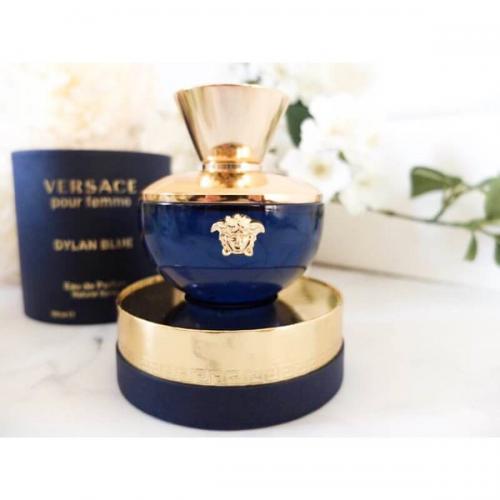 Versace Pour Femme Dylan Blue 100 ml Bayan ORJİNAL AMBALAJLI Parfüm Versace Pour Femme Dylan Blue 100 ml Bayan ORJİNAL AMBALAJLI Parfüm