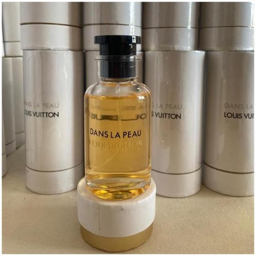 LOUİS VUİTTON DANS LA PEAU 100 ML EDP BAYAN SİLİNDİR LÜX KUTULU PARFÜM LOUİS VUİTTON DANS LA PEAU 100 ML EDP BAYAN SİLİNDİR LÜX KUTULU PARFÜM