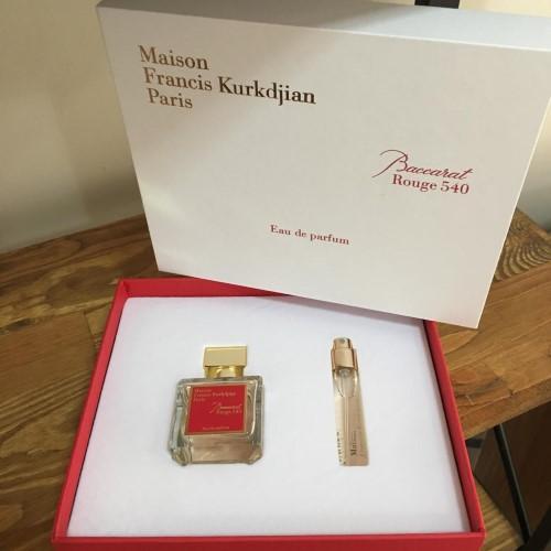 Maison Kurdijan Baccarat Rouge Edp SET 100 ml Unisex parfüm & 1 x 20 ml Decant çanta boy parfüm Maison Kurdijan Baccarat Rouge Edp SET 100 ml Unisex parfüm & 1 x 20 ml Decant çanta boy parfüm